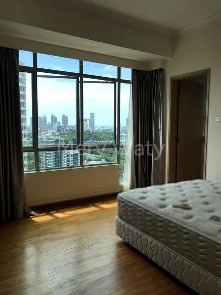 4 Bed Apartment (Condo) for Rent in  Newton 21 - Image 1